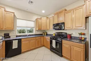 1130 W Versilia Dr, Oro Valley, AZ 85755 - Photo 11