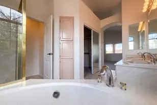 5997 N Moon Crest Dr, Tucson, AZ 85718 - Photo 11