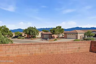 106 N Bellhaven Dr, Green Valley, AZ 85614 - Photo 3