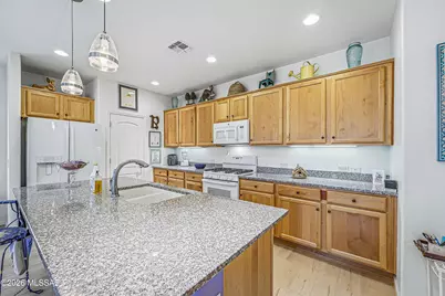 1750 E Sage Thrasher Drive, Green Valley, AZ 85614 - Photo 11