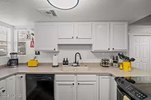5051 N Sabino Canyon Rd, Tucson, AZ 85750 - Photo 13
