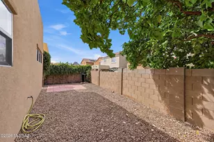 8753 N Mugho Pine Trail, Tucson, AZ 85743 - Photo 33