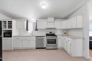 16701 W Whitewing Way, Marana, AZ 85653 - Photo 11