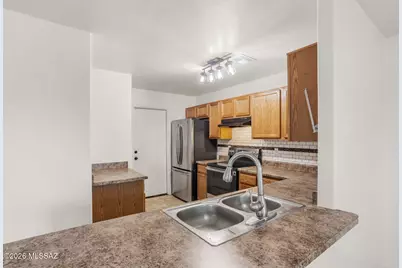 2067 W Silver Grass Place, Tucson, AZ 85745 - Photo 5