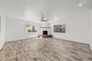 918 W Camino Guarina, Green Valley, AZ 85614 - Photo 3