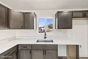 2739 E Beverly Dr, Tucson, AZ 85716 - Photo 9