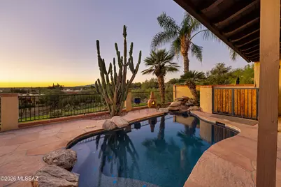 1238 E Camino Diestro, Oro Valley, AZ 85704 - Photo 3