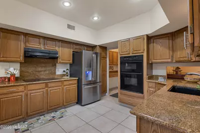 1238 E Camino Diestro, Oro Valley, AZ 85704 - Photo 13