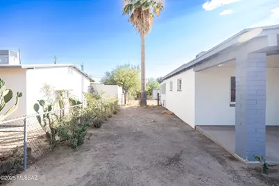 11451 W Tortolita Street, Marana, AZ 85658 - Photo 3