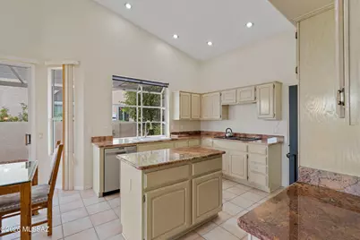 63965 E Whispering Tree Lane, Saddlebrooke, AZ 85739 - Photo 11