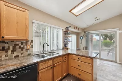 14221 N Trade Winds Way, Oro Valley, AZ 85755 - Photo 9