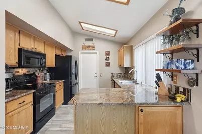 14221 N Trade Winds Way, Oro Valley, AZ 85755 - Photo 7