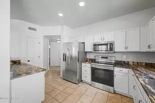 2233 W Gramercy Dr, Green Valley, AZ 85622 - Photo 7