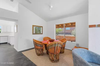 736 W Desert Hills Drive, Green Valley, AZ 85622 - Photo 11