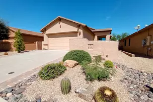 1074 W Pastora Peak Dr, Green Valley, AZ 85614 - Photo 1