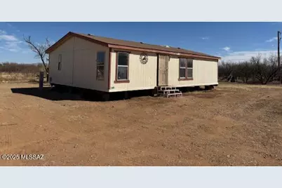 433 E Camino De Pampas, Huachuca City, AZ 85616 - Photo 1