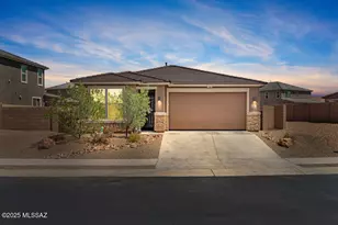 7733 S Crested Spring Dr, Tucson, AZ 85757 - Photo 1