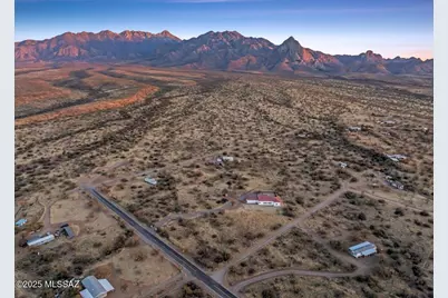 135 W Hawk Way, Amado, AZ 85645 - Photo 1