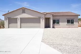 84 Paseo Australia, Rio Rico, AZ 85648 - Photo 1