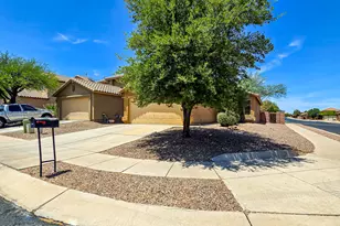 744 W Cholla Crest Dr, Green Valley, AZ 85614 - Photo 1