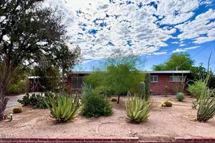 4418 N Lake Dr, Tucson, AZ 85705 - Photo 1