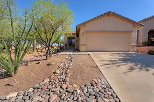 526 W Astruc Dr, Green Valley, AZ 85614 - Photo 1