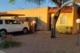 982 S Pantano Rd, Tucson, AZ 85710 - Photo 1