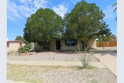 5823 E 18th Street, Tucson, AZ 85711 - Photo 1