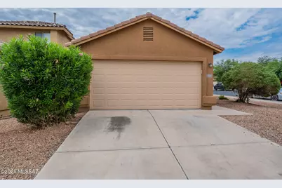 555 W Cedar Chase Drive, Green Valley, AZ 85614 - Photo 1