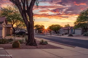 5567 W Dove Loft Dr, Marana, AZ 85658 - Photo 1