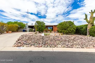 2102 W Saddle Hills Dr, Tucson, AZ 85745 - Photo 1