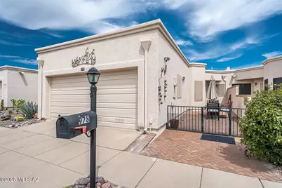 978 W Calle De Emilia, Green Valley, AZ 85614 - Photo 1