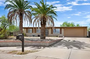 9716 E Hollow Pl, Tucson, AZ 85748 - Photo 1