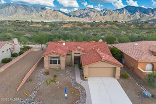 13782 N Lobelia Way, Oro Valley, AZ 85755 - Photo 1