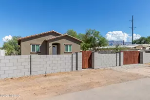 916 W Garnette St, Tucson, AZ 85705 - Photo 1