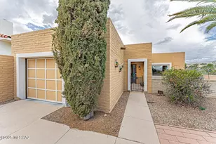 1032 W Camino Asturias, Green Valley, AZ 85622 - Photo 1