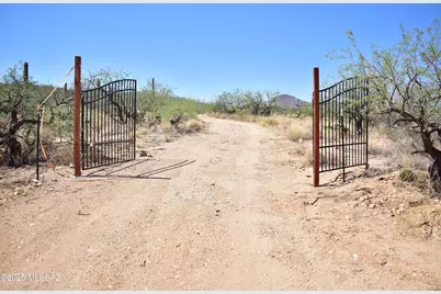 8231 S Pistol Hill Road, Vail, AZ 85641 - Photo 1