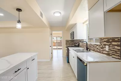 2117 S Torrey Pines Circle, Tucson, AZ 85710 - Photo 1