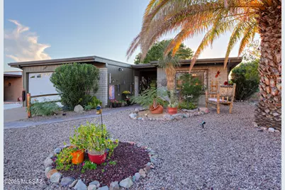 1289 N VÃ­a Vicam, Green Valley, AZ 85614 - Photo 1