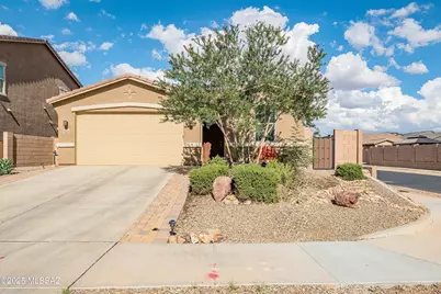 7821 S Wolf Creek Drive, Tucson, AZ 85757 - Photo 1