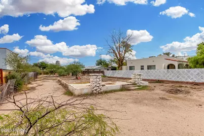 32 N Linda Avenue #8, Tucson, AZ 85745 - Photo 1