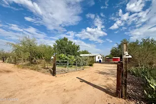 11628 W Cloud View Pl, Tucson, AZ 85743 - Photo 1