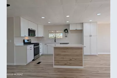 42 W Pinon Drive, Green Valley, AZ 85614 - Photo 1