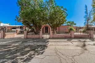 257 W Calle Margarita, Tucson, AZ 85706 - Photo 1