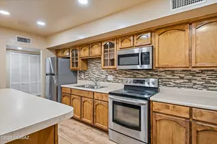 2002 E Pinon Dr, Tucson, AZ 85706 - Photo 1