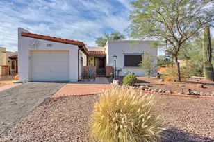 330 E Paseo Azul, Green Valley, AZ 85614 - Photo 1