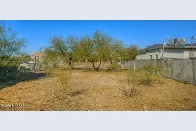 318 E 24th Street #6, Tucson, AZ 85713 - Photo 1