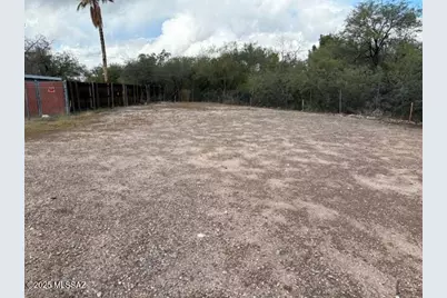 4915 E Rosewood Street #*, Tucson, AZ 85711 - Photo 1