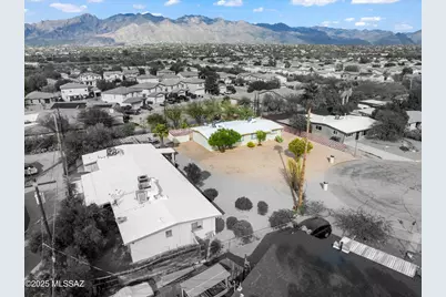 3249 N Sycamore Avenue, Tucson, AZ 85712 - Photo 1