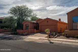 10685 N Hewitt Pl, Tucson, AZ 85737 - Photo 1